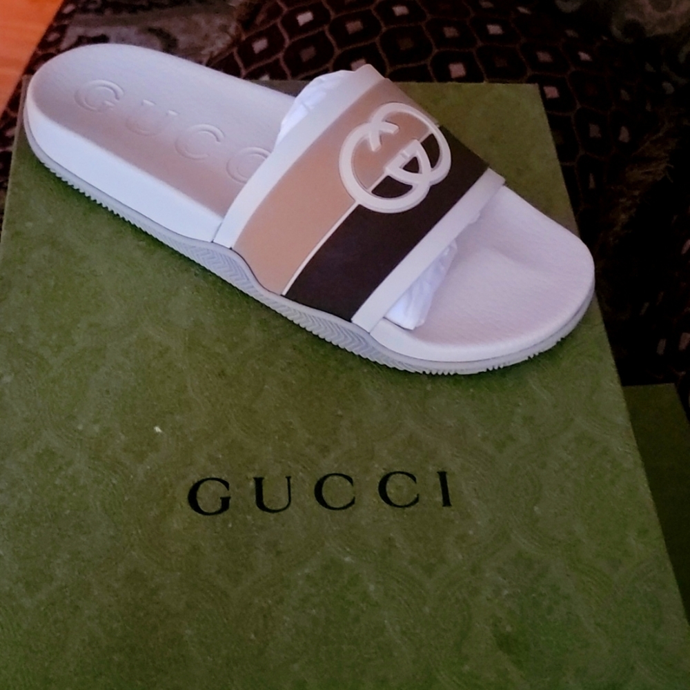 Gucci slippers